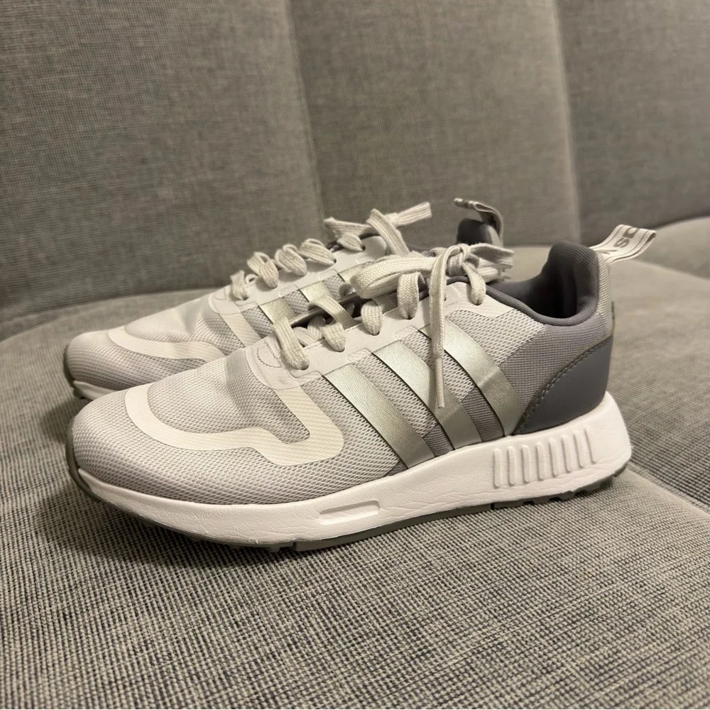 Adidas Multix Gray White Sneakers Lightweight Mesh Size 5 Youth, 6.5 Women’s